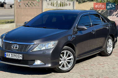 Седан Toyota Camry 2012 в Харькове