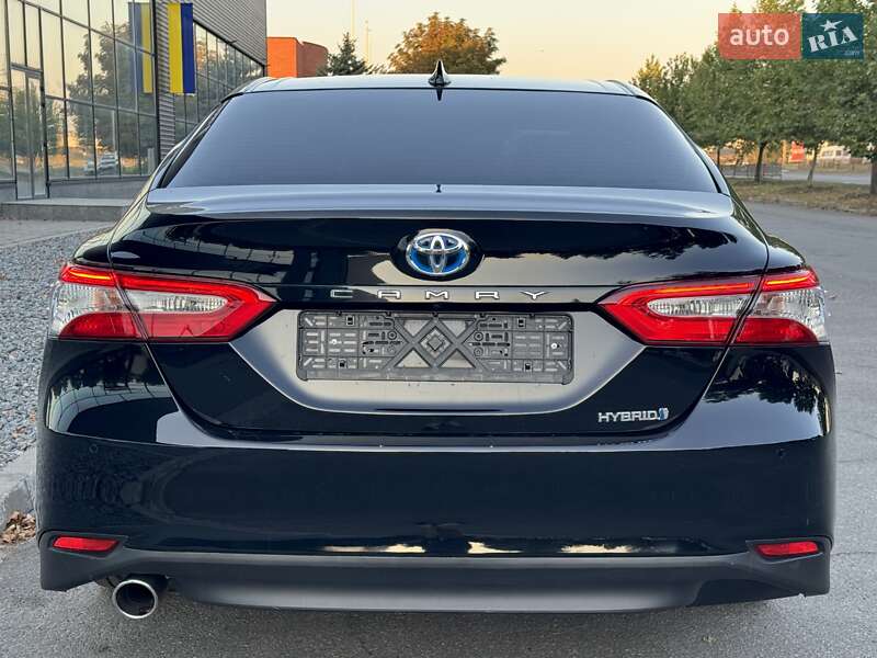 Седан Toyota Camry 2019 в Дніпрі
