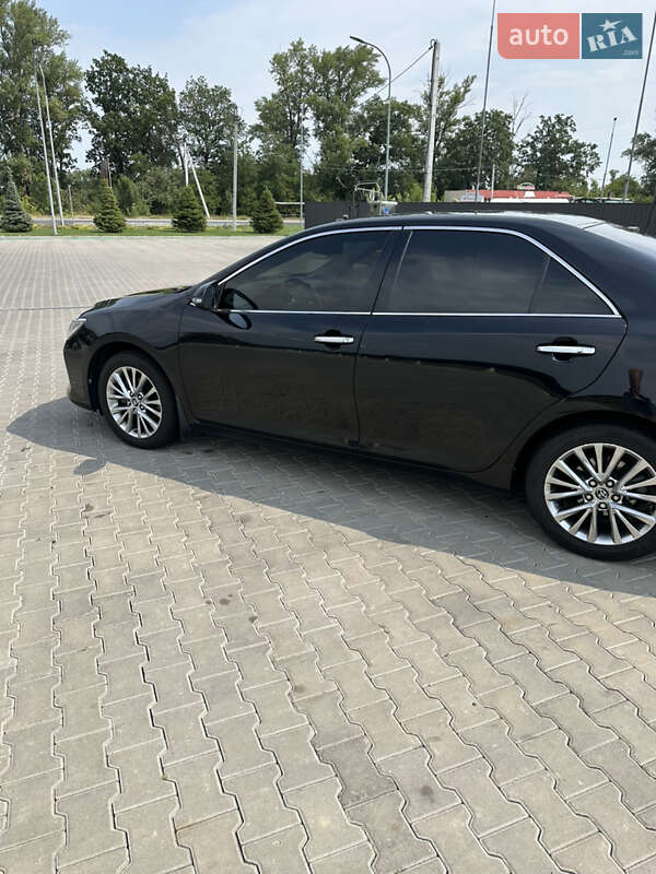 Седан Toyota Camry 2016 в Кагарлику