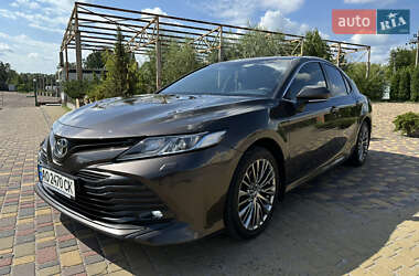 Седан Toyota Camry 2018 в Києві
