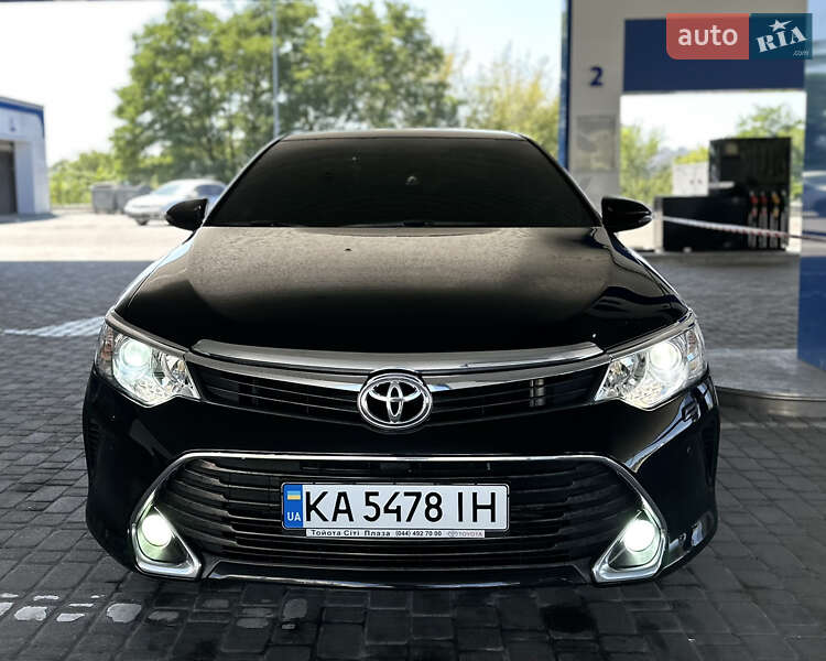 Toyota Camry 2015