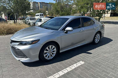 Седан Toyota Camry 2020 в Кам'янському