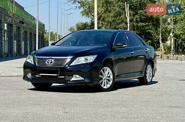 Седан Toyota Camry 2012 в Днепре