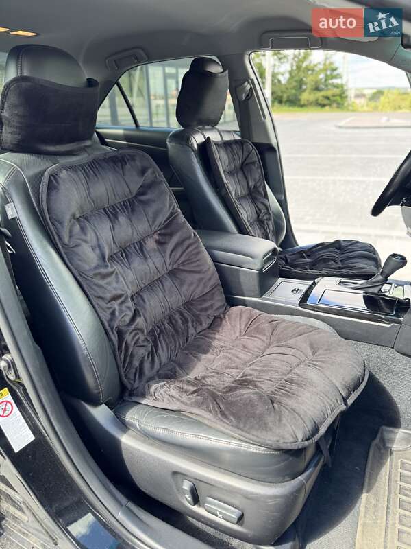 Седан Toyota Camry 2016 в Мостиській