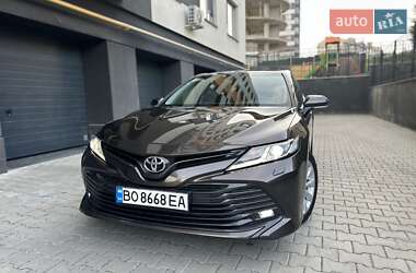 Седан Toyota Camry 2019 в 