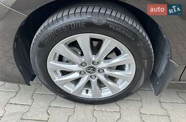 Седан Toyota Camry 2019 в 