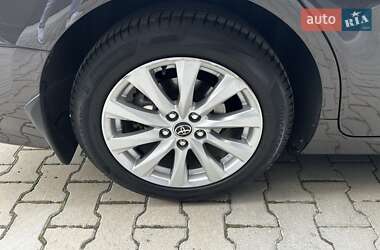 Седан Toyota Camry 2019 в 