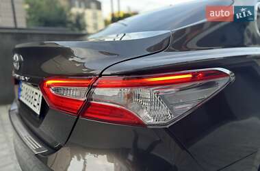 Седан Toyota Camry 2019 в 