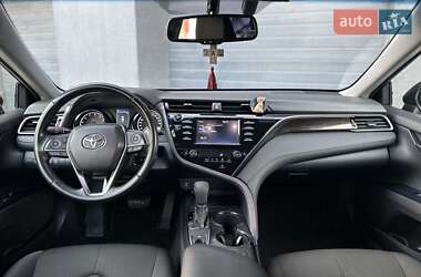 Седан Toyota Camry 2019 в 