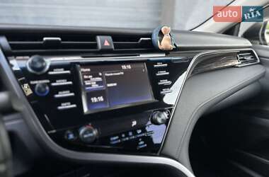 Седан Toyota Camry 2019 в 