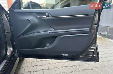 Седан Toyota Camry 2019 в 