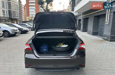 Седан Toyota Camry 2019 в 