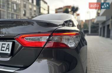 Седан Toyota Camry 2019 в 