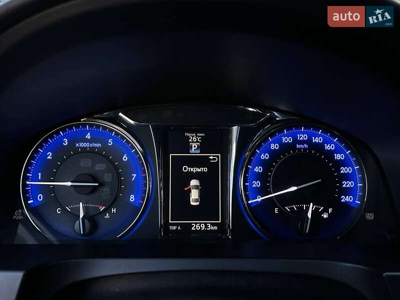 Седан Toyota Camry 2017 в Николаеве