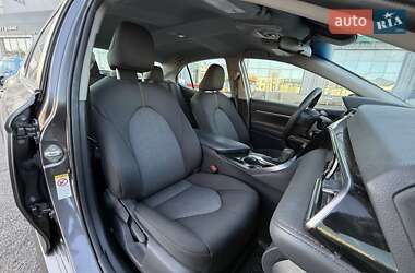 Седан Toyota Camry 2019 в 