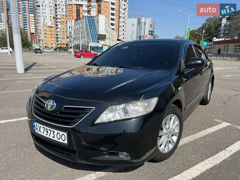 Седан Toyota Camry 2008 в Харькове