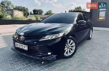 Седан Toyota Camry 2020 в Одессе