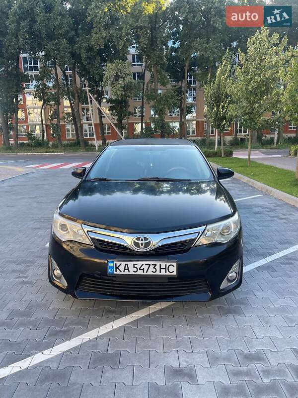 Седан Toyota Camry 2015 в Киеве фото 3 Седан Toyota Camry 2015 в Киеве