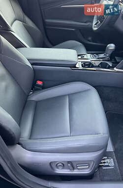 Седан Toyota Camry 2024 в Полтаве