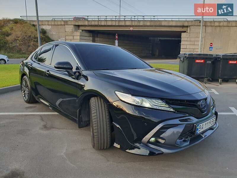 Toyota Camry 2019