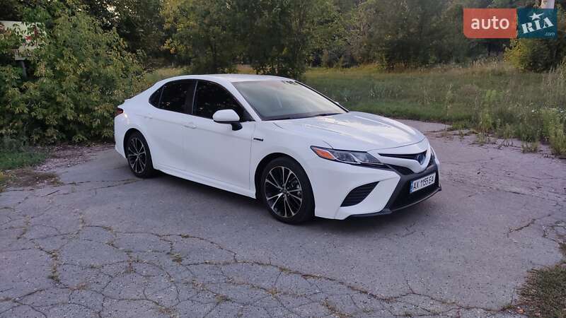 Toyota Camry 2019