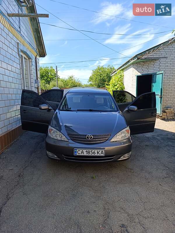 Седан Toyota Camry 2003 в Радехові