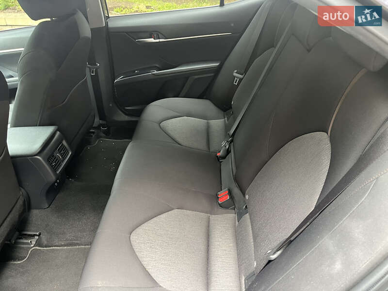 Седан Toyota Camry 2018 в Дніпрі