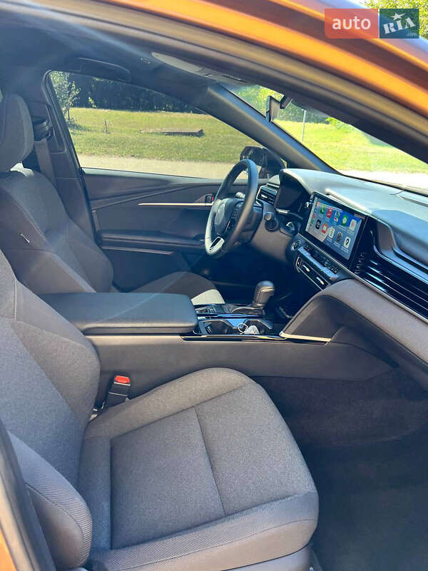 Седан Toyota Camry 2024 в Киеве