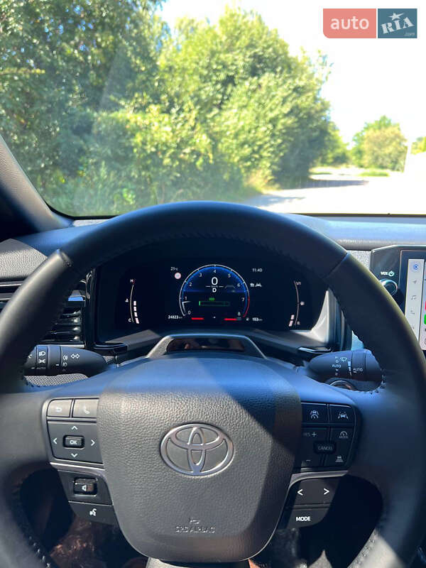 Седан Toyota Camry 2024 в Киеве