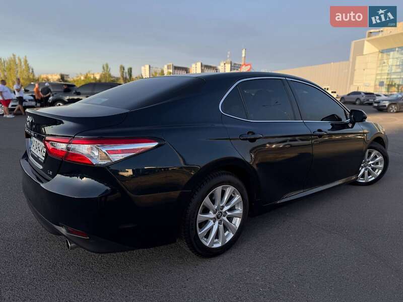 Седан Toyota Camry 2017 в Кривом Роге