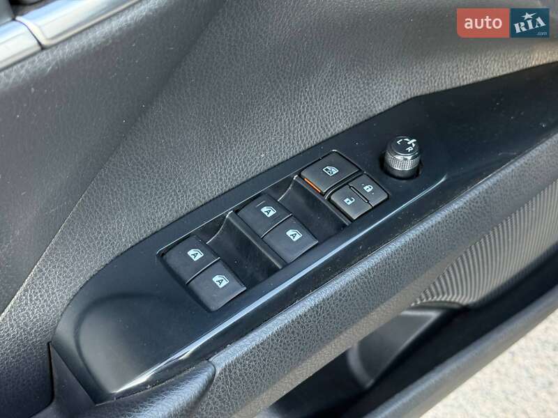 Седан Toyota Camry 2017 в Кривом Роге