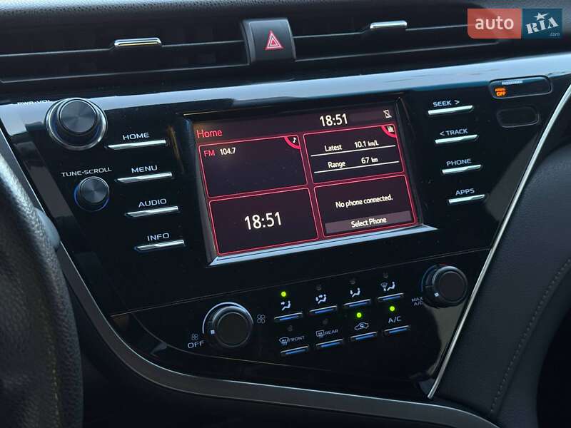 Седан Toyota Camry 2017 в Кривом Роге