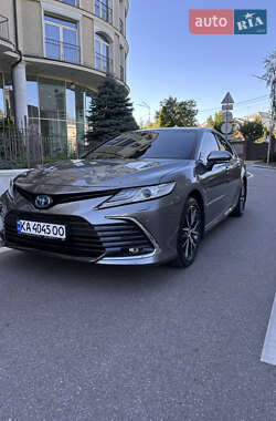 Седан Toyota Camry 2024 в Києві
