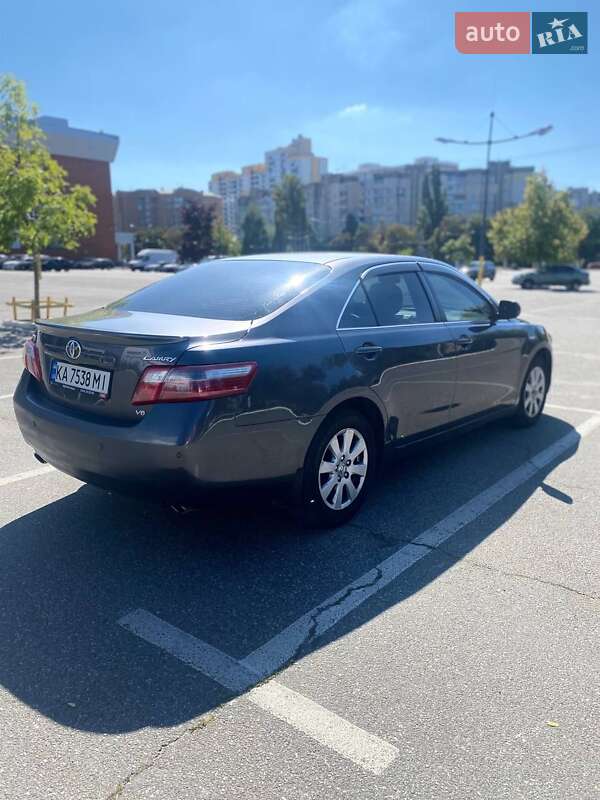 Седан Toyota Camry 2008 в Броварах