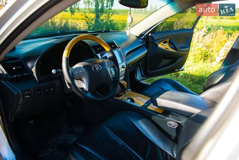 Седан Toyota Camry 2006 в Черновцах