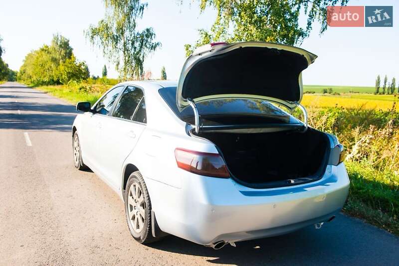 Седан Toyota Camry 2006 в Черновцах