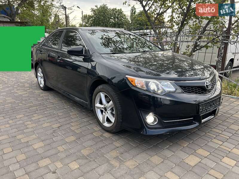 Toyota Camry 2015