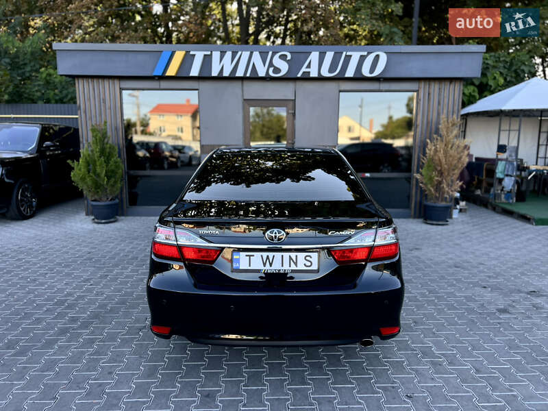 Седан Toyota Camry 2015 в Одессе