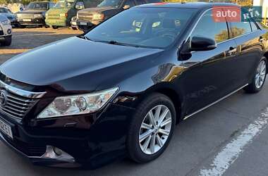 Седан Toyota Camry 2013 в Киеве