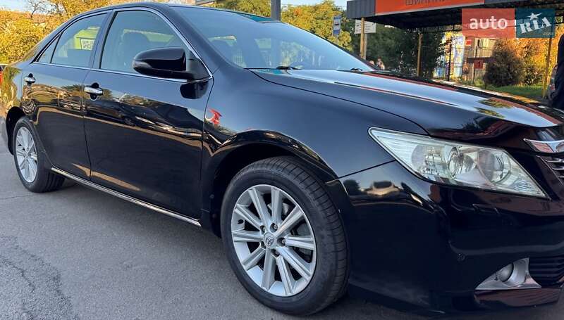 Седан Toyota Camry 2013 в Києві