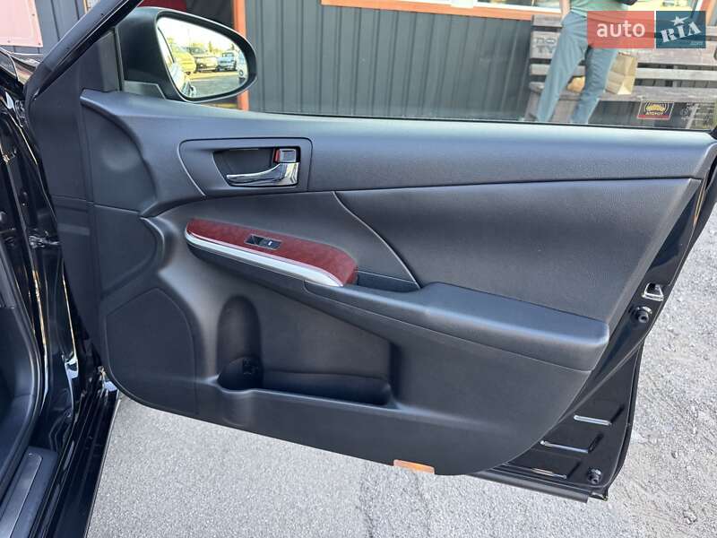 Седан Toyota Camry 2013 в Києві