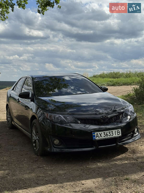 Седан Toyota Camry 2012 в Змиеве фото 24 Седан Toyota Camry 2012 в Змиеве
