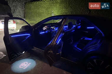 Седан Toyota Camry 2012 в Кривому Розі