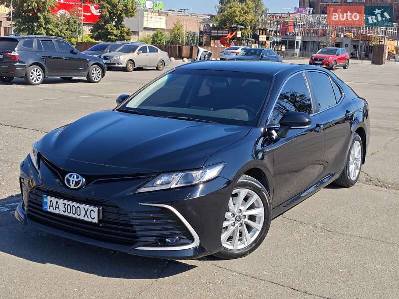 Toyota Camry 2021