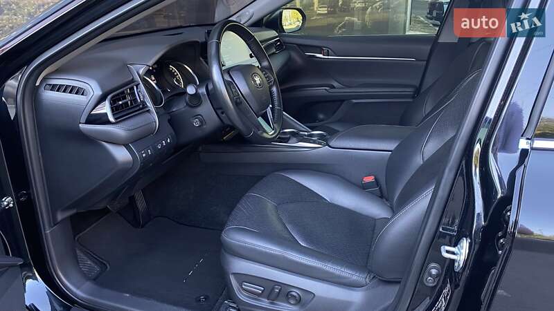 Седан Toyota Camry 2021 в Одессе