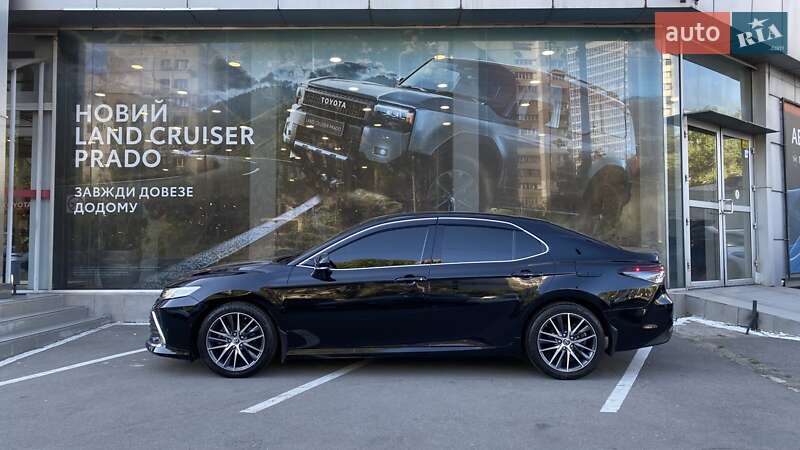 Седан Toyota Camry 2021 в Одессе