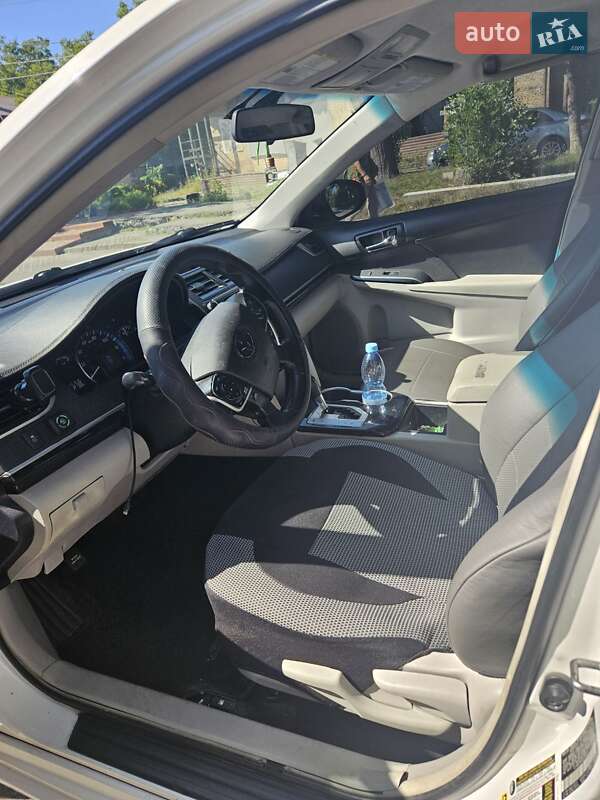 Седан Toyota Camry 2013 в Києві