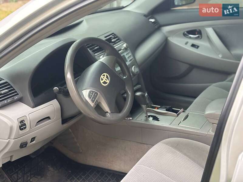 Седан Toyota Camry 2011 в Красной фото 6 Седан Toyota Camry 2011 в Красной