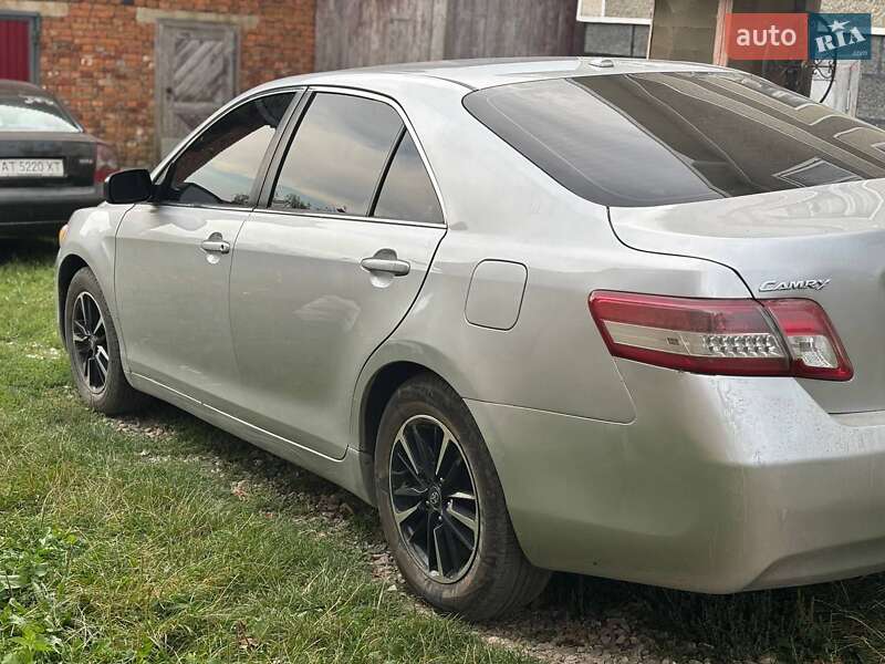 Седан Toyota Camry 2011 в Красной фото 9 Седан Toyota Camry 2011 в Красной