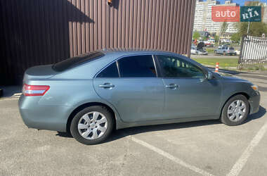Седан Toyota Camry 2010 в Києві